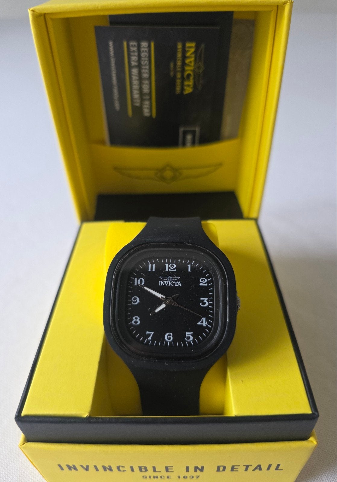 Invicta horloge - Zwart, siliconen band, nieuw in doos, Kunststof, Polshorloge, Nieuw, Kunststof