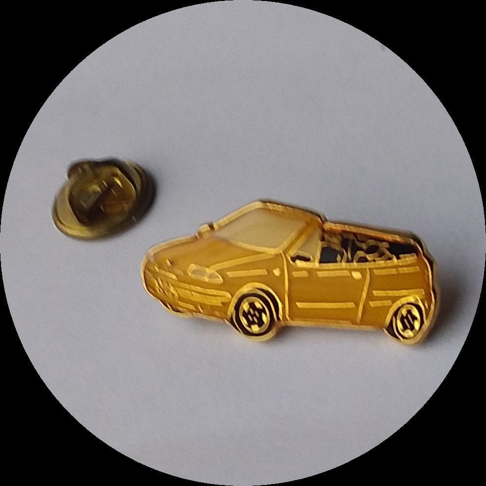 Zeldzame FIAT PUNTO pin, geel, Verzamelen, Speldjes, Pins en Buttons, Ophalen of Verzenden, Zo goed als nieuw, Transport, Speldje of Pin