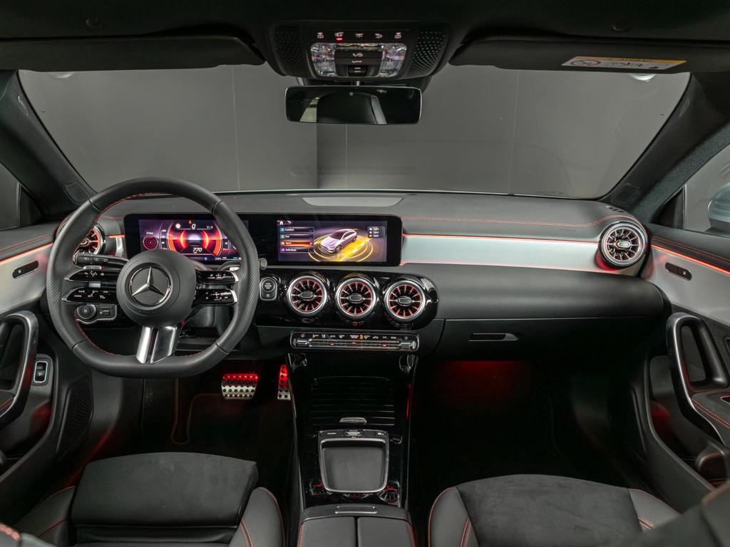 Mercedes-Benz CLA Shooting Brake 180 Star Edition LIMITED Pa, Auto's, Mercedes-Benz, CLA, 4 cilinders, Stoelverwarming, Origineel Nederlands