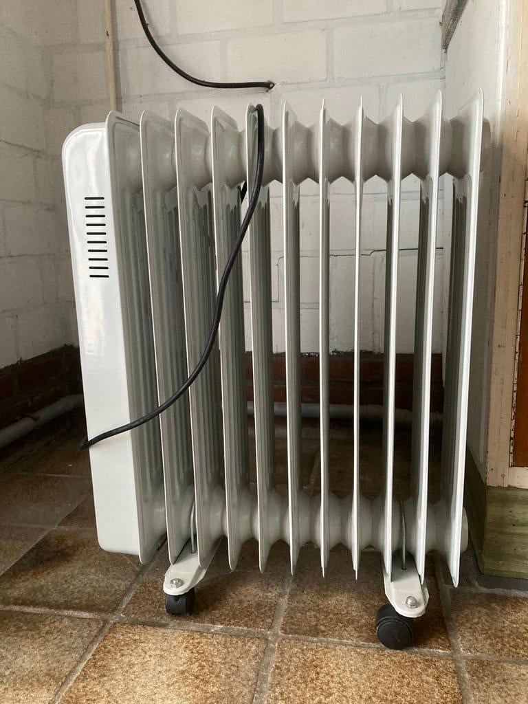Radiatorkachel Sencys, Doe-het-zelf en Verbouw, Ophalen, 30 tot 80 cm, Kachel, Minder dan 60 cm