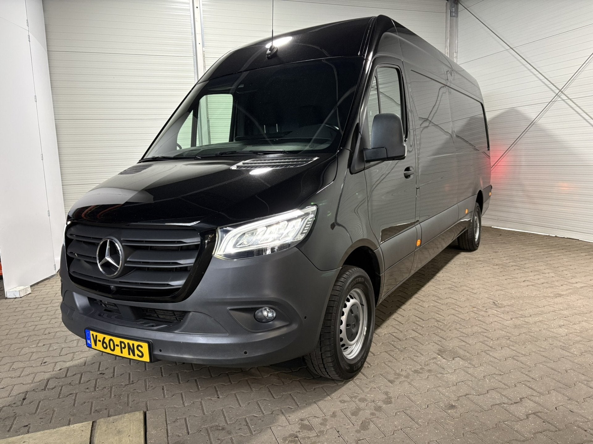 Mercedes-Benz Sprinter 319 1.9 CDI L3H2 RWD 360 camera, LED, Auto's, Automaat, Gebruikt, Zwart, Mercedes-Benz