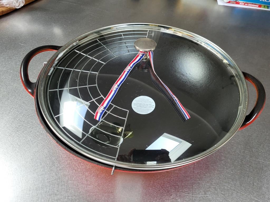 Staub Wokpan met glazen deksel nieuw, Ophalen of Verzenden, Nieuw, Gietijzer, Wok