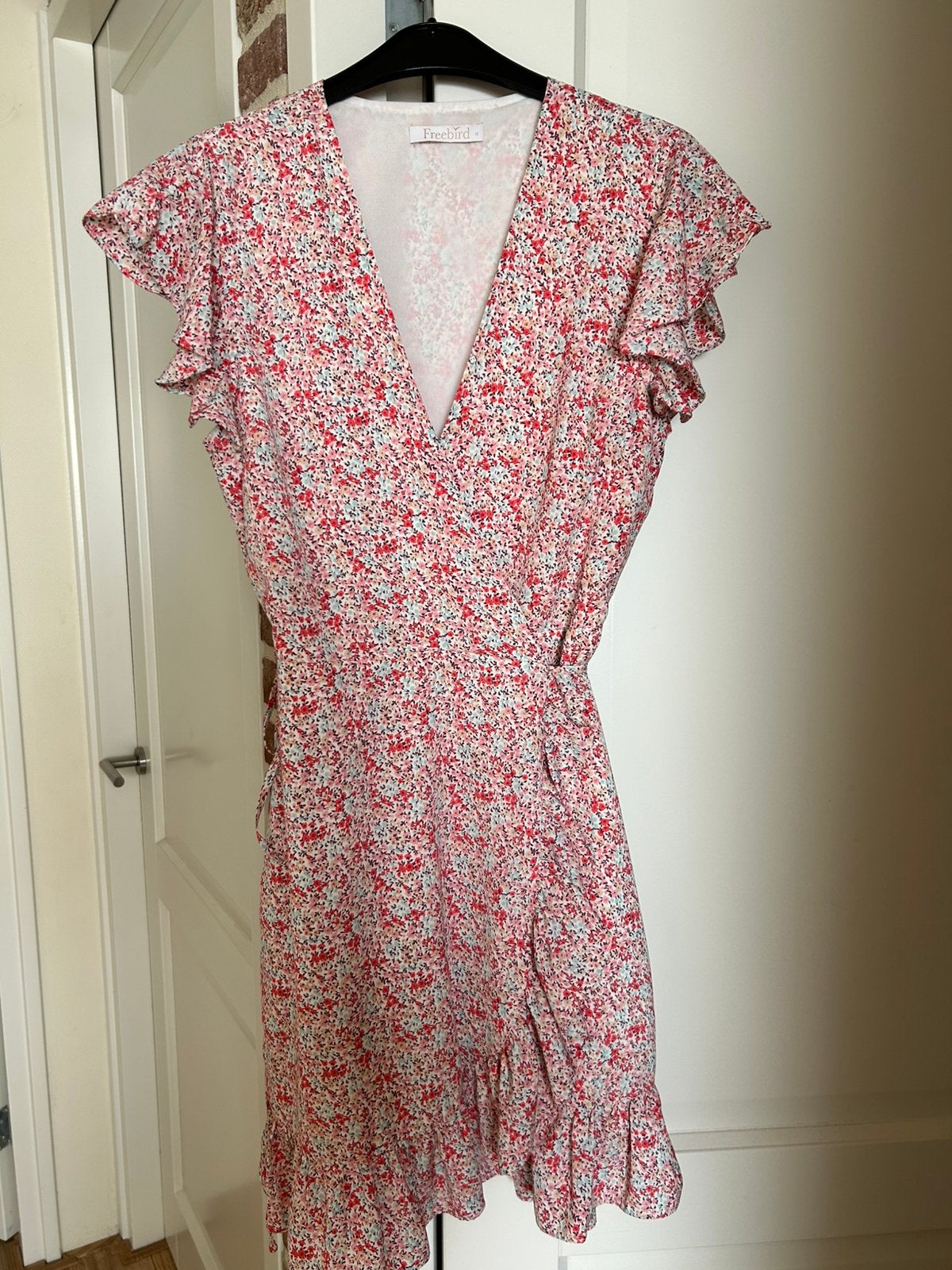 Freebird wikkeljurk maat M, Kleding | Dames, Jurken, Maat 38/40 (M), Ophalen of Verzenden, Zo goed als nieuw, Roze