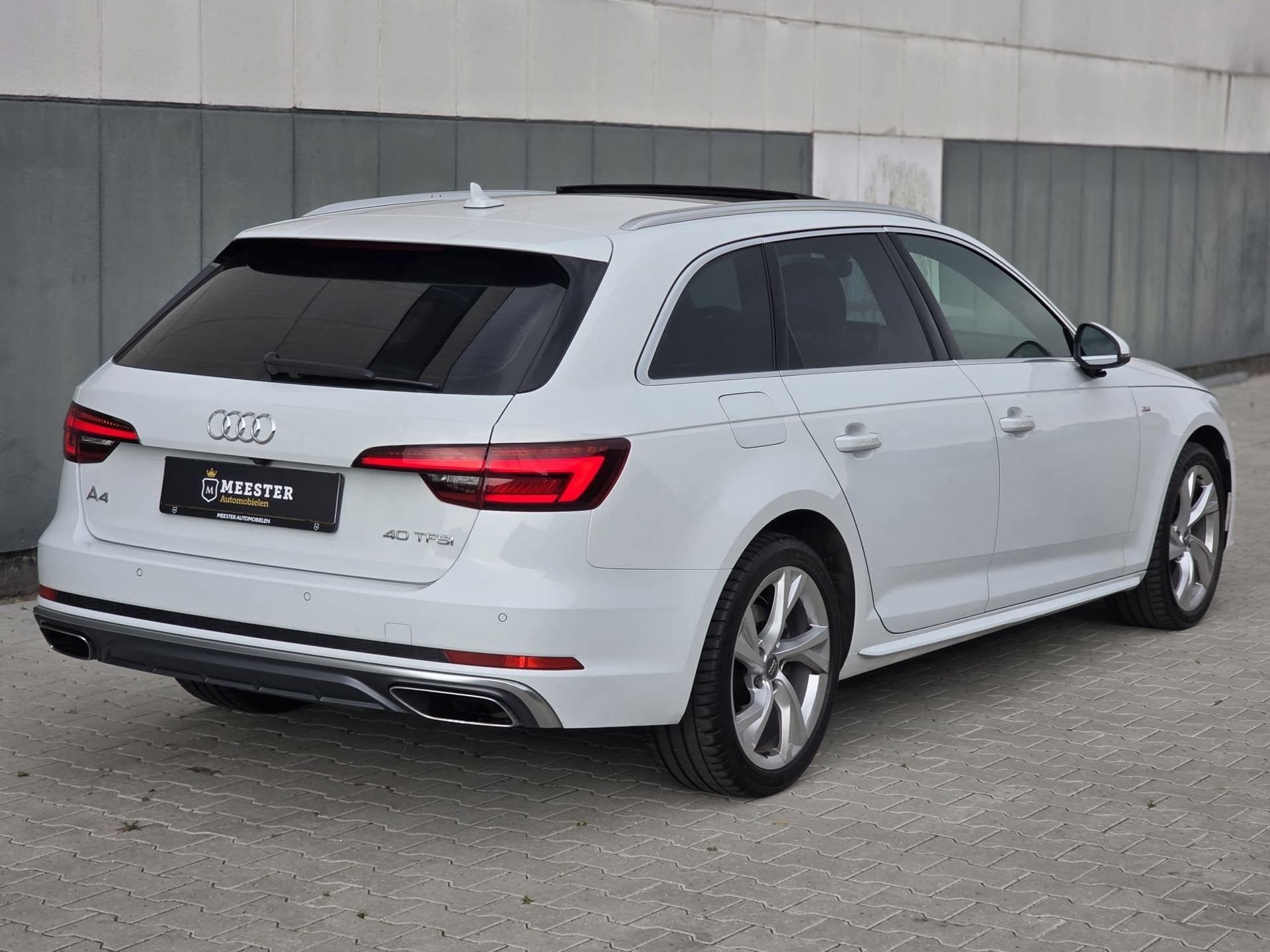 Audi A4 Avant 40 TFSI S line |PANODAK|ACC|VIRT.DASH, Dealer onderhouden, Gebruikt, Zwart, Wit