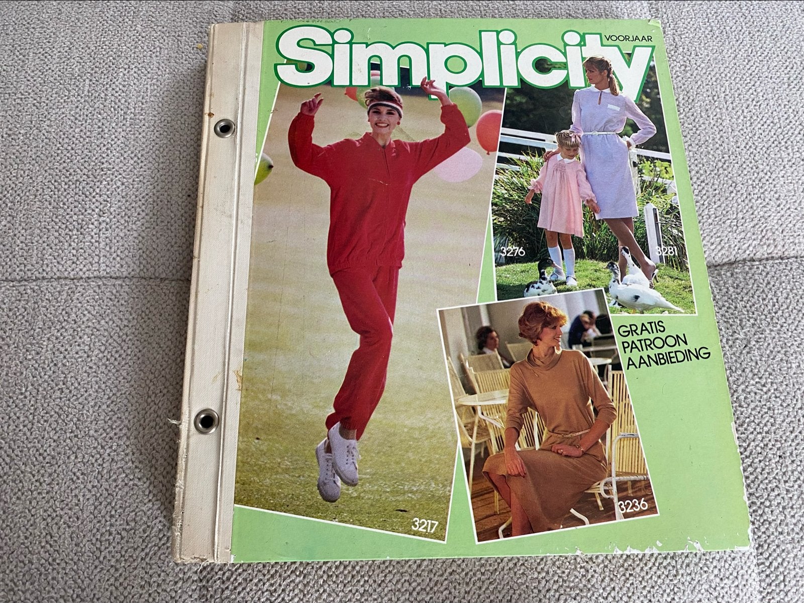 Simplicity naaipatronenboek Voorjaar - Vintage, Overige merken, Vrouw, Ophalen of Verzenden, Overige typen