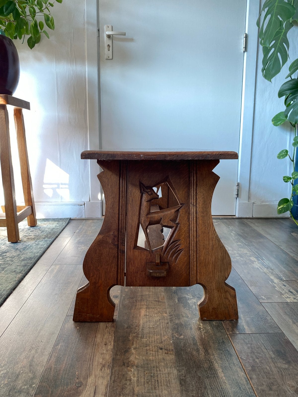Vintage houten bankje met houtsnijwerk, Ophalen