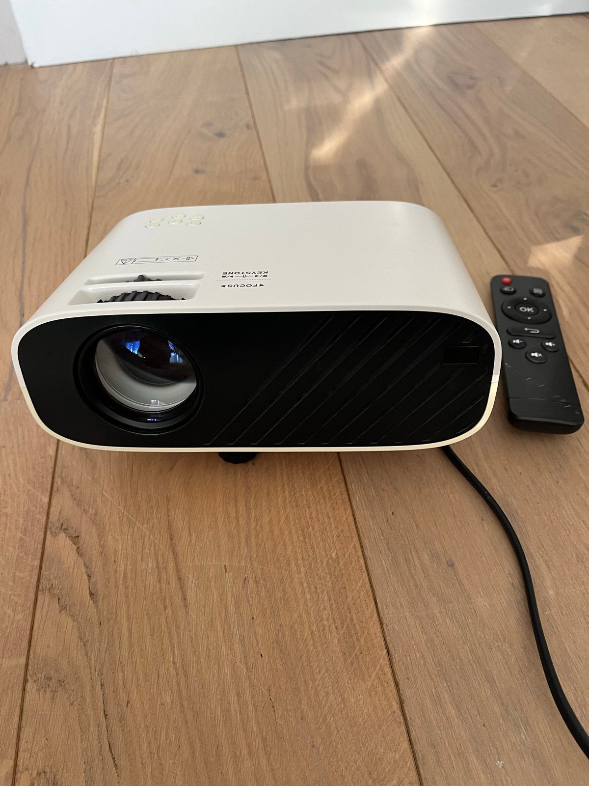 Compacte LCD LED Beamer Projector met HDMI en USB, Ophalen, Zo goed als nieuw, LCD, Overige resoluties