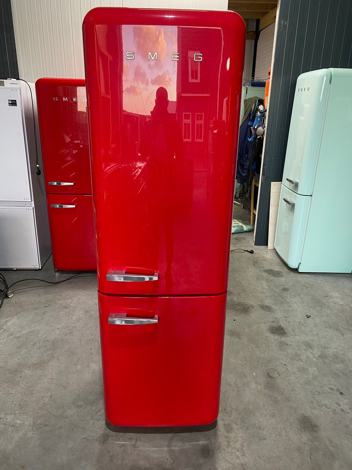 Smeg Koelkast met vriesvak - Rood, Bella, 200 liter of meer, 60 cm of meer, Met aparte vriezer
