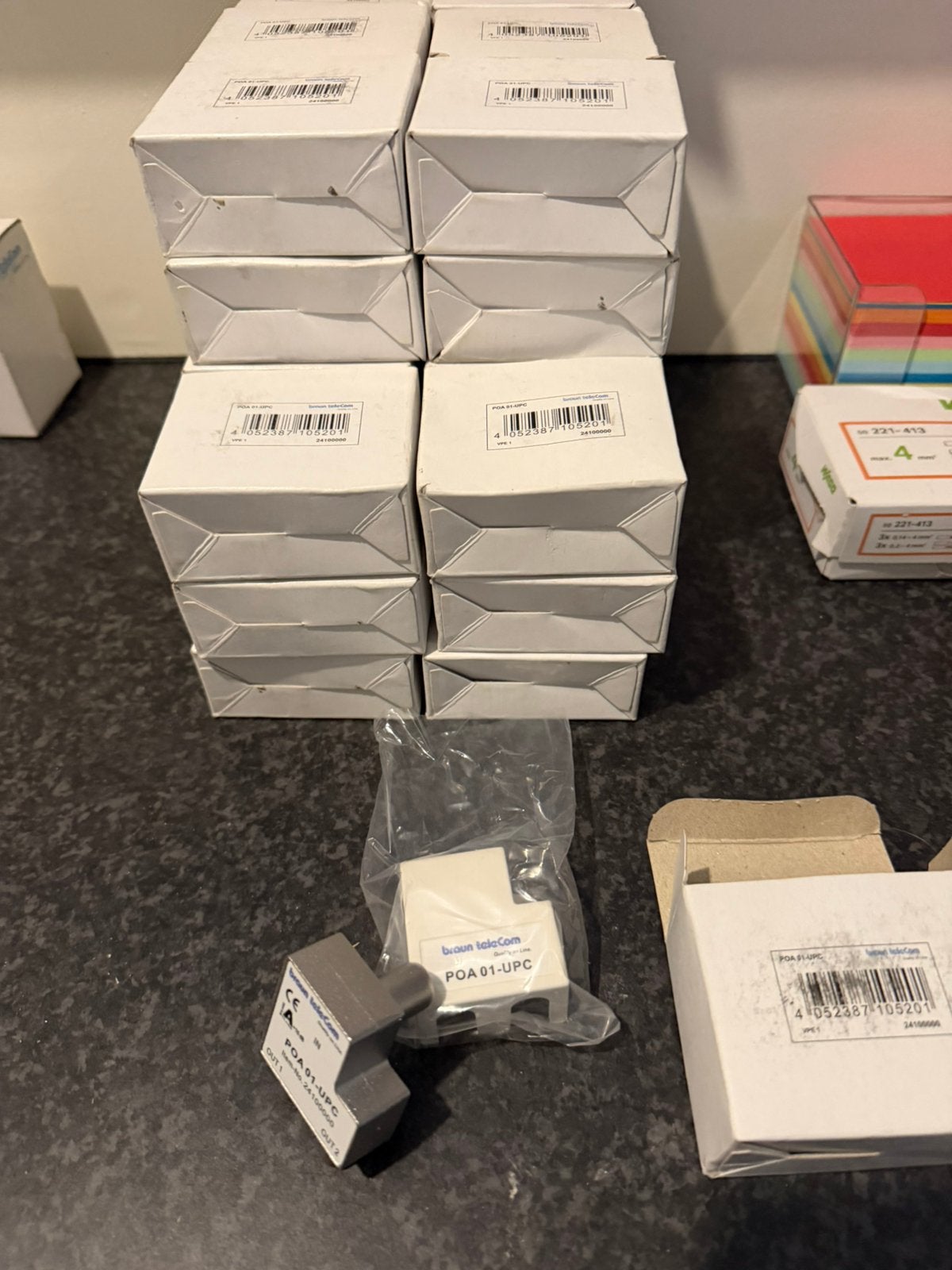 37 stuks Braun Telecom TV splitter POA 01-UPC, Ophalen, Nieuw