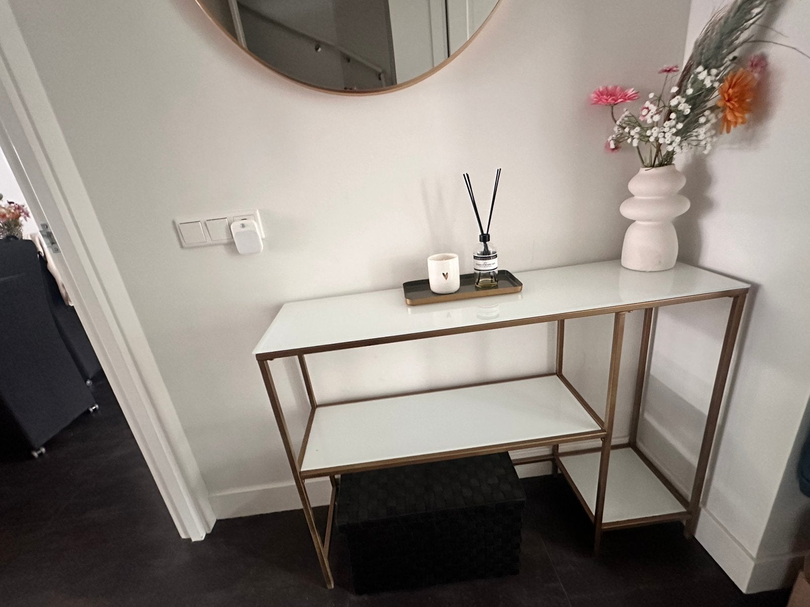 Mooie sidetable wit/goud, Ophalen, 100 tot 150 cm, Zo goed als nieuw, 25 tot 50 cm
