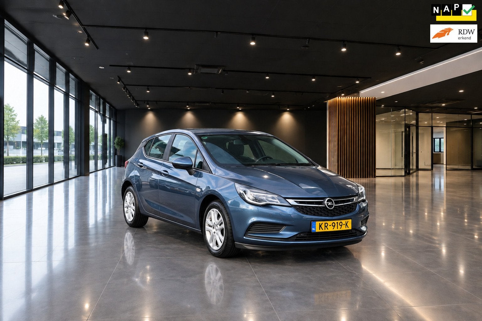 Opel Astra 1.0 EDITION 5DRS BJ016 AIRCO NAVI, Auto's, Stof, Gebruikt, Euro 6, Blauw