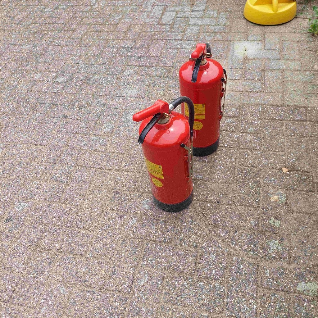 Brandblussers, Huis en Inrichting, Brandblussers en Brandkasten, Ophalen, Zo goed als nieuw, Brandblusser