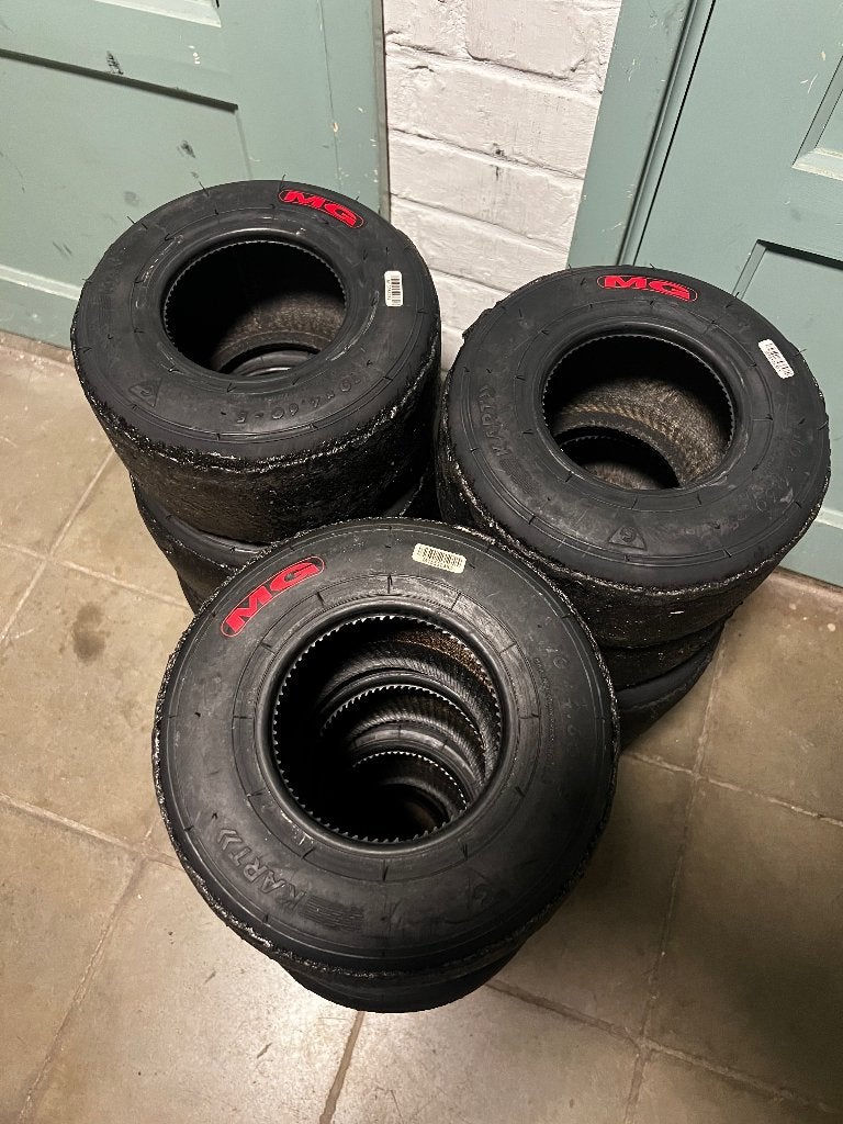 3 sets MG rood slicks te koop, Ophalen of Verzenden, Zo goed als nieuw, Onderdelen Kart