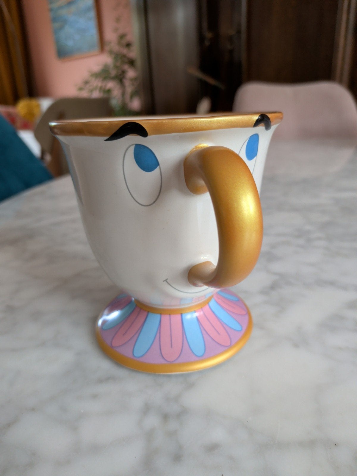 Grote Disney mok 'barstje', Ophalen