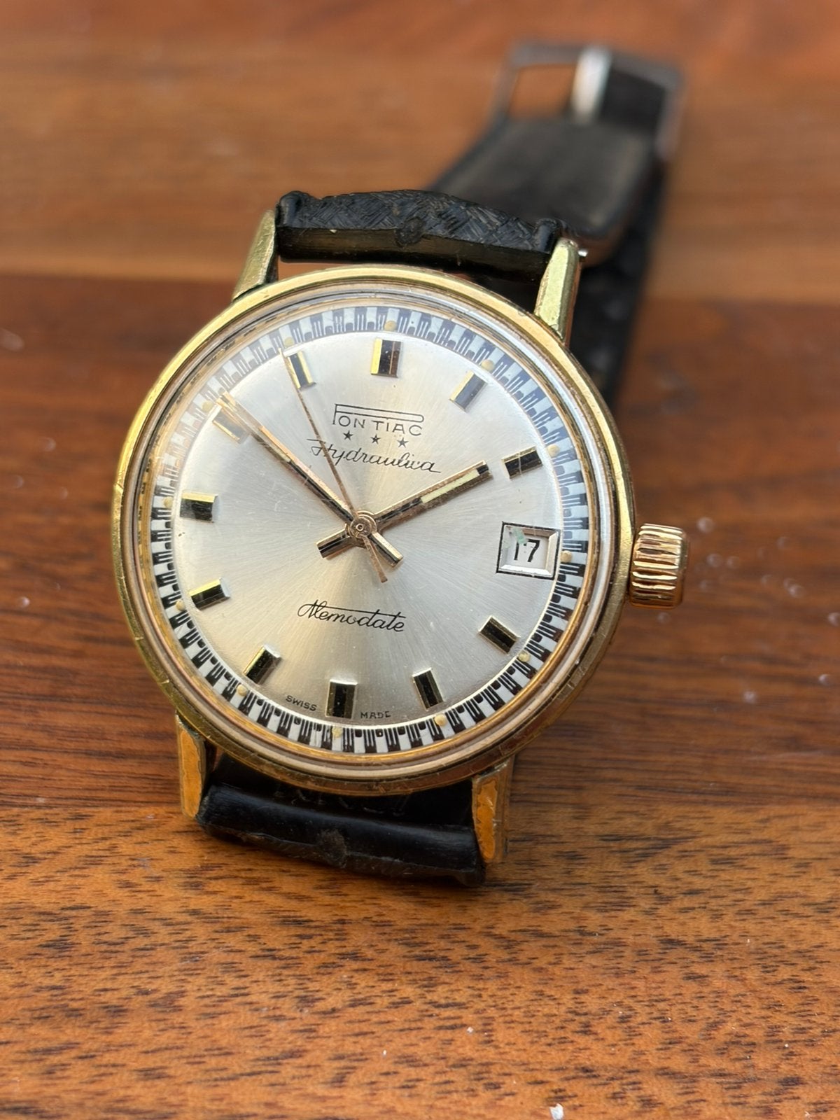 Pontiac Memodate vintage herenhorloge “racing dial”, Sieraden, Tassen en Uiterlijk, Horloges | Antiek, Ophalen of Verzenden, Staal
