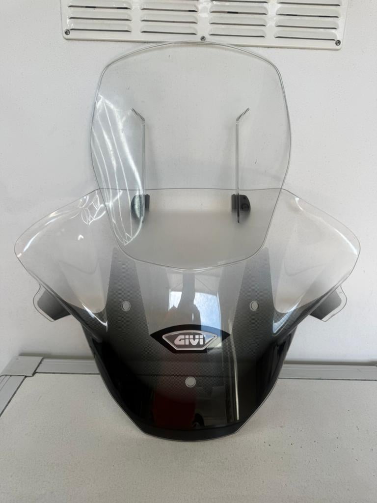 Givi windscherm piaggio mp3, Motoren, Ophalen of Verzenden, Gebruikt