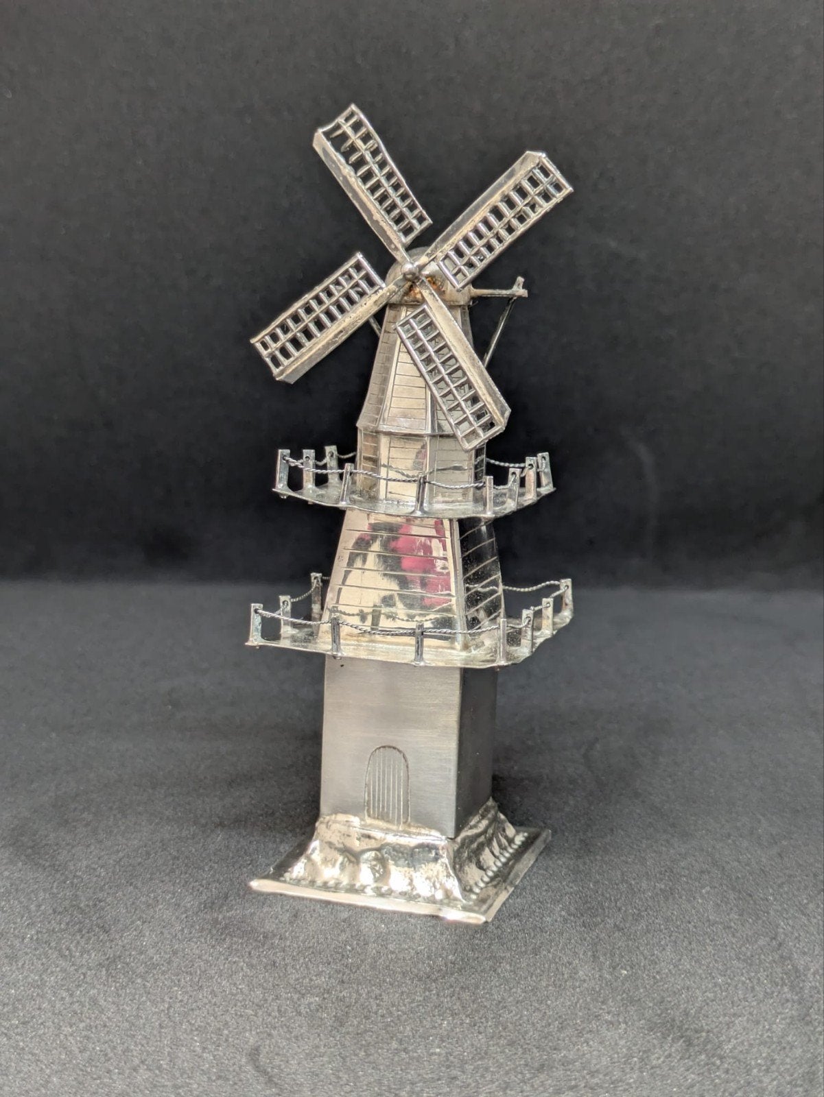 Groot zilveren miniatuur molen 11,5 cm, Antiek en Kunst, Verzenden, Zilver