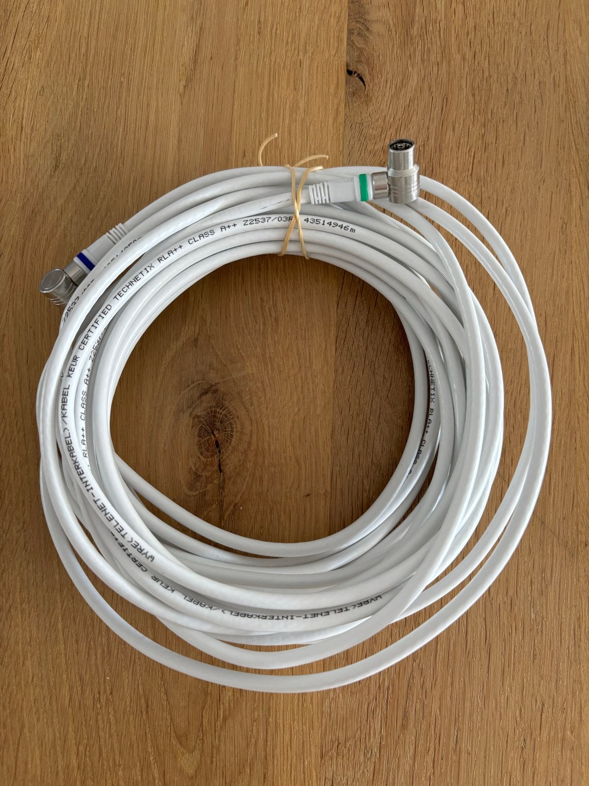 Coax kabel 10 meter - Geschikt voor Ziggo, Ophalen of Verzenden, Zo goed als nieuw, 10 meter of meer, Coaxiale kabel