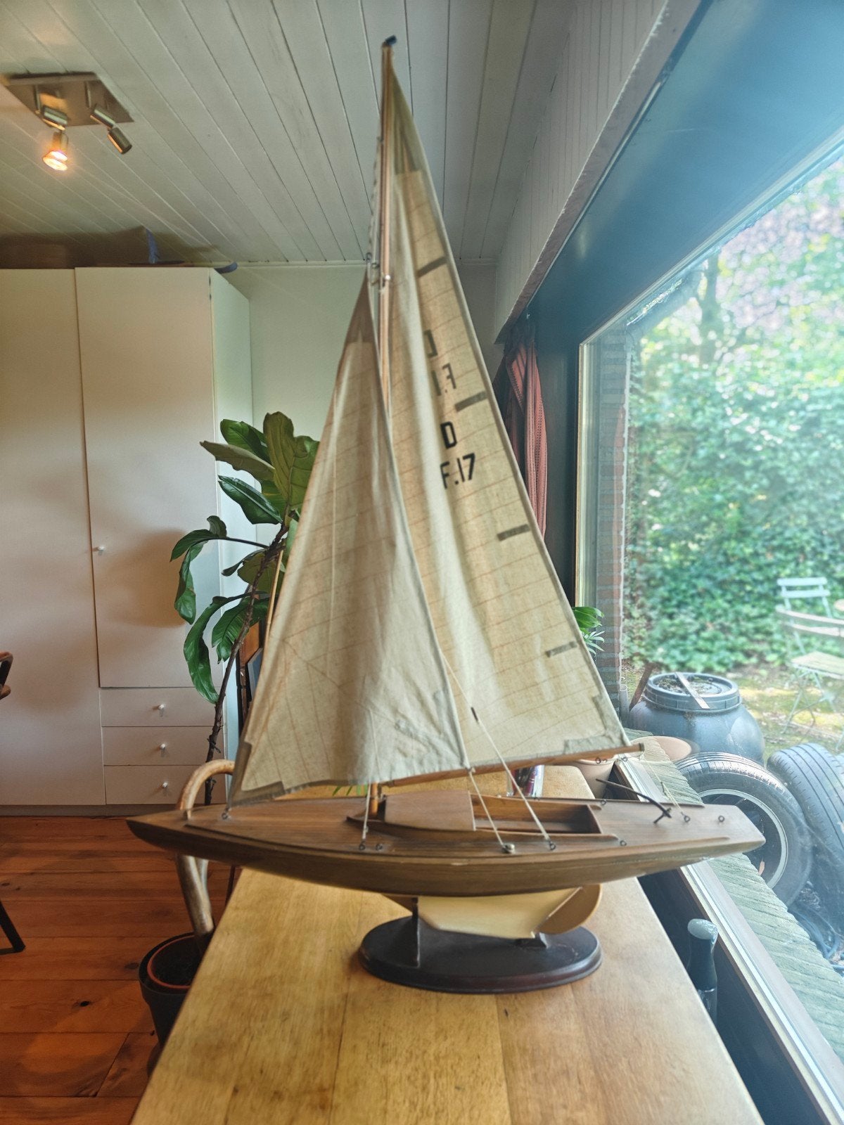 Makette van een zeilboot"draak"., Ophalen