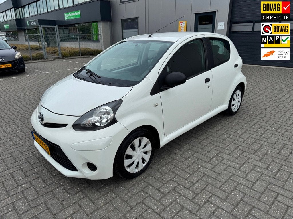 Toyota Aygo 1.0 VVT-i Now, Voorwielaandrijving, Gebruikt, 4 stoelen, Origineel Nederlands