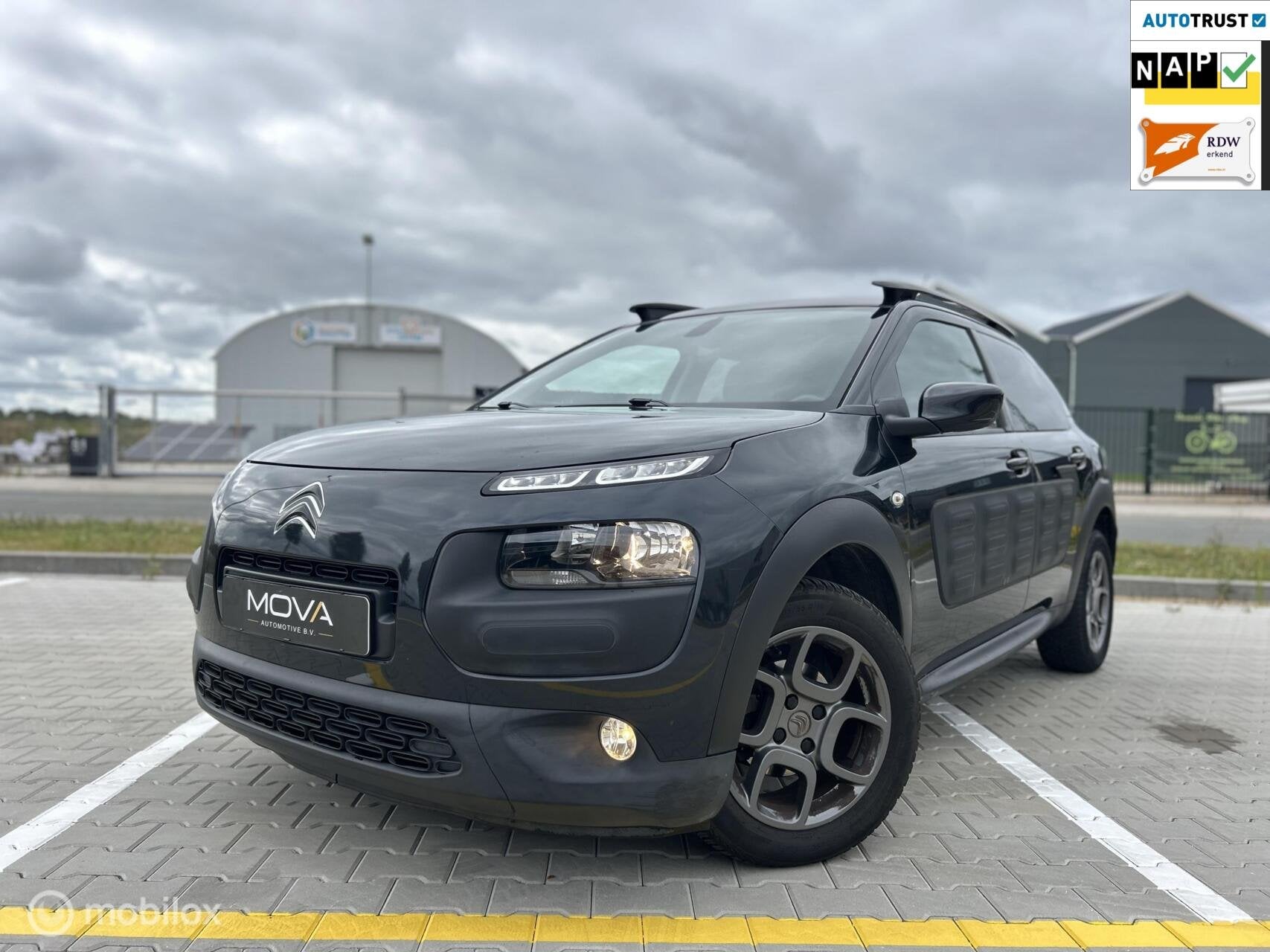 Citroen C4 Cactus 1.2 e-THP Shine|APK|CRUISE CONT|AIRCO|NAVI, Voorwielaandrijving, 1199 cc, 995 kg, Bedrijf