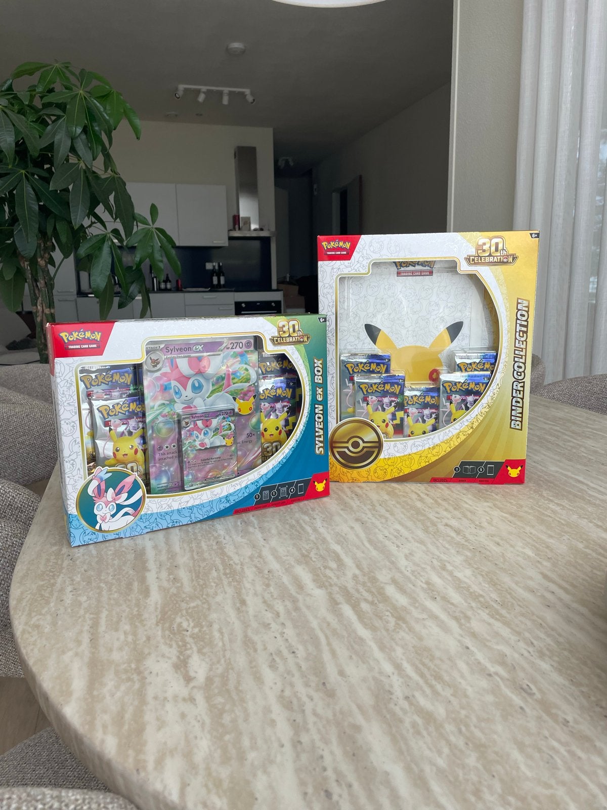 Pokémon 30th Celebration Sylveon Ex box & Binder Collection, Ophalen of Verzenden, Nieuw, Overige typen