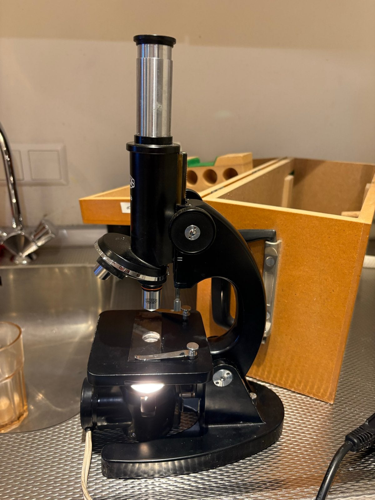 Vintage Olympus Biologische Microscoop met Houten Kist, Ophalen of Verzenden, Gebruikt, 400x tot 1000x, Biologische microscoop