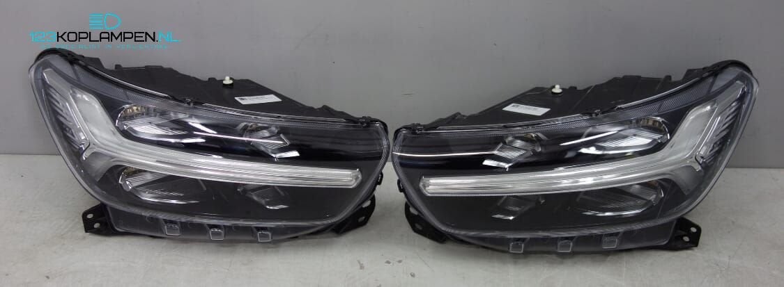 (J3) Volvo XC40 Led koplamp links rechts, Ophalen, Gebruikt, -, -