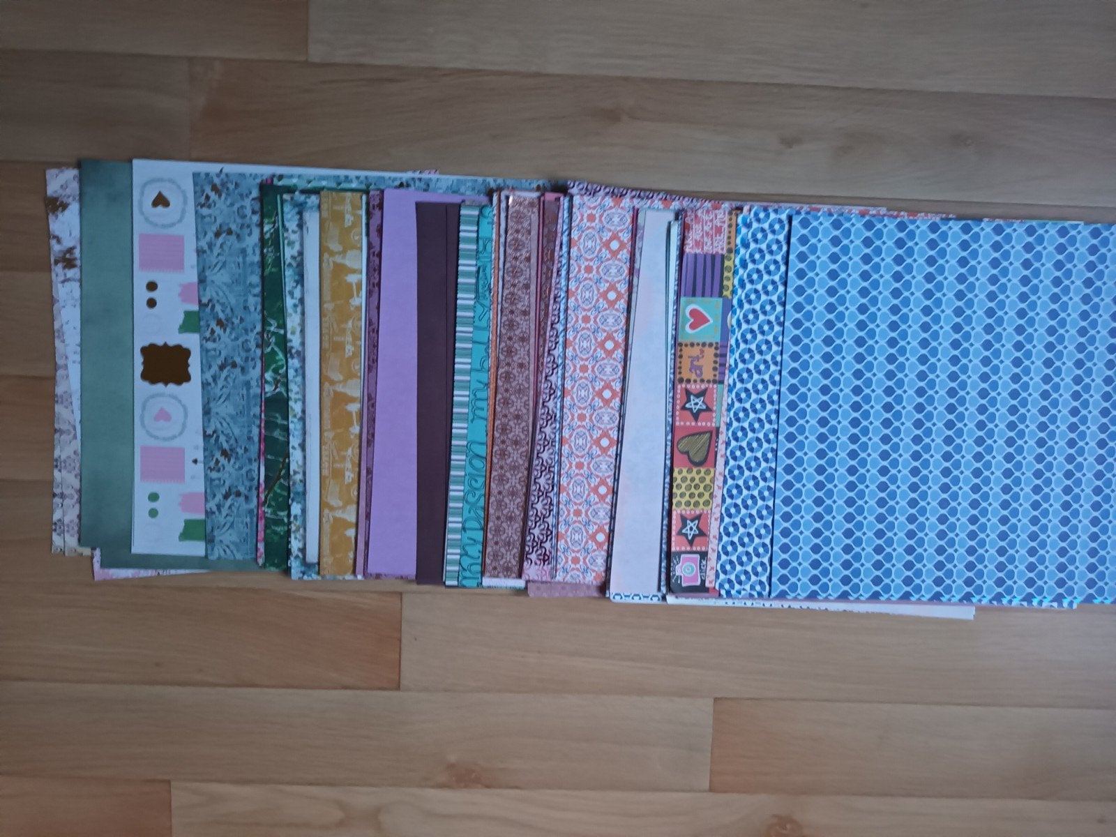 78 vellen scrap papier met patroon ong 30.5x30.5 cm zgan, Hobby en Vrije tijd, Ophalen of Verzenden, Zo goed als nieuw, Papier of Karton