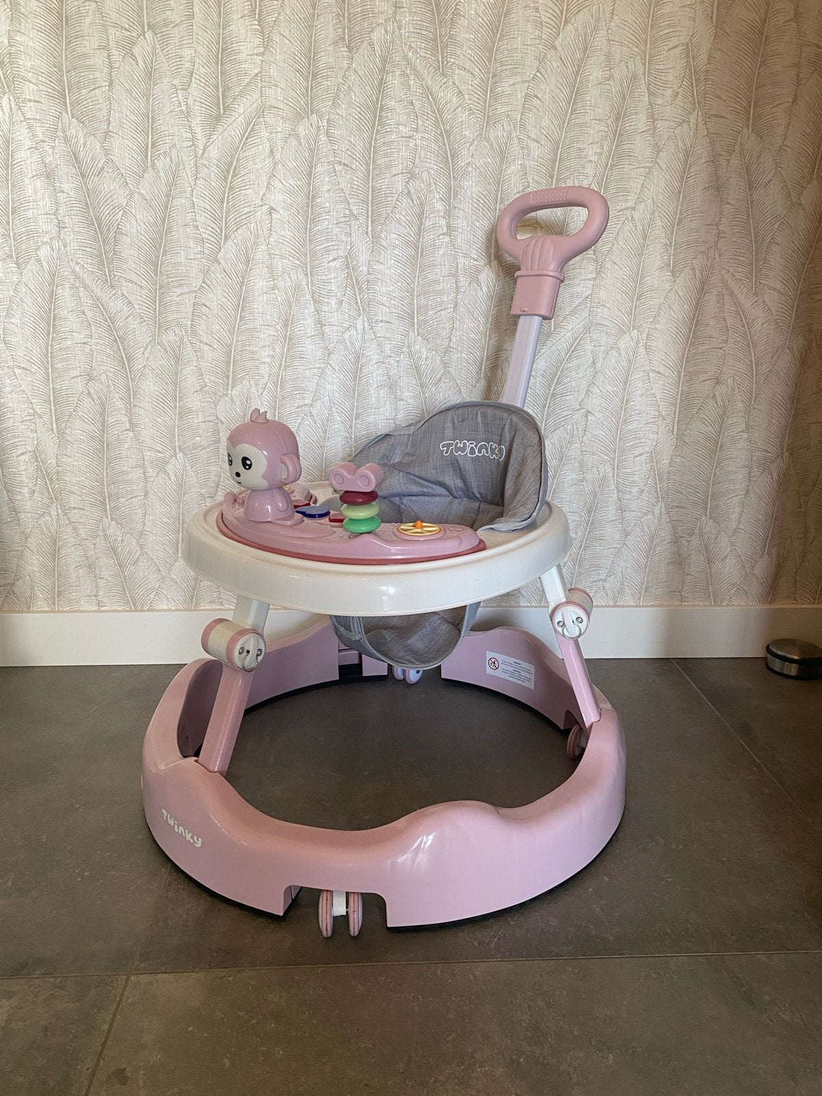 Twinky -Roze baby loopstoel met duwstang en speelblad, Ophalen of Verzenden, Gebruikt