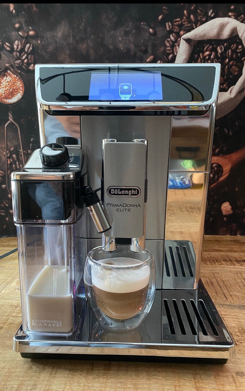 Delonghi PrimaDonna Elite Latte-Crème bonenmachine, Witgoed en Apparatuur, Koffiezetapparaten, Gebruikt, 10 kopjes of meer, Koffiemachine