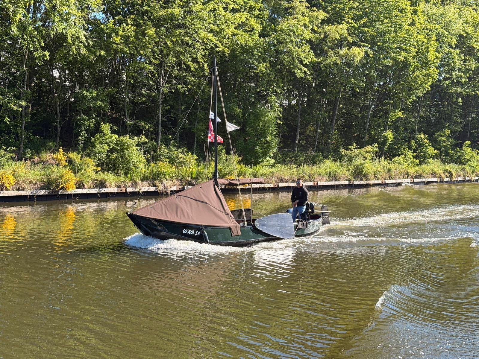 Goed onderhouden 7 meter Zalmschouw – compleet met zeilen, Watersport en Boten, Motorboten en Motorjachten, Overige merken, Toilet