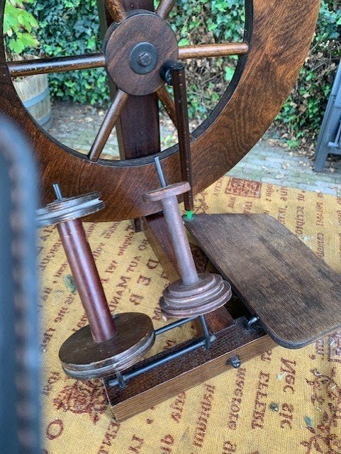 LOUET S 51 SPINNEWIEL MET WOLMOLEN, Hobby en Vrije tijd, Ophalen of Verzenden, Zo goed als nieuw, Spinnewiel