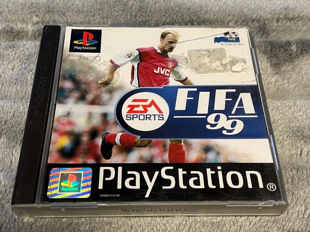 Playstation 1 Game FIFA 99, Spelcomputers en Games, Games | Sony PlayStation 1, Gebruikt, 2 spelers, Ophalen of Verzenden, Vanaf 3 jaar