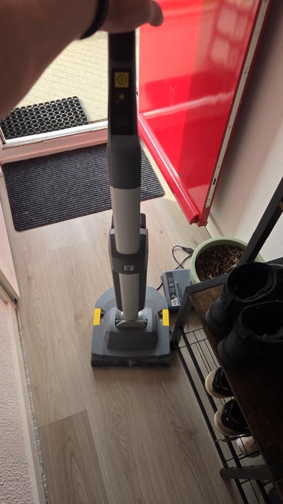 Kärcher dweilmachine, Huis en Inrichting, Schoonmaakartikelen, Ophalen of Verzenden