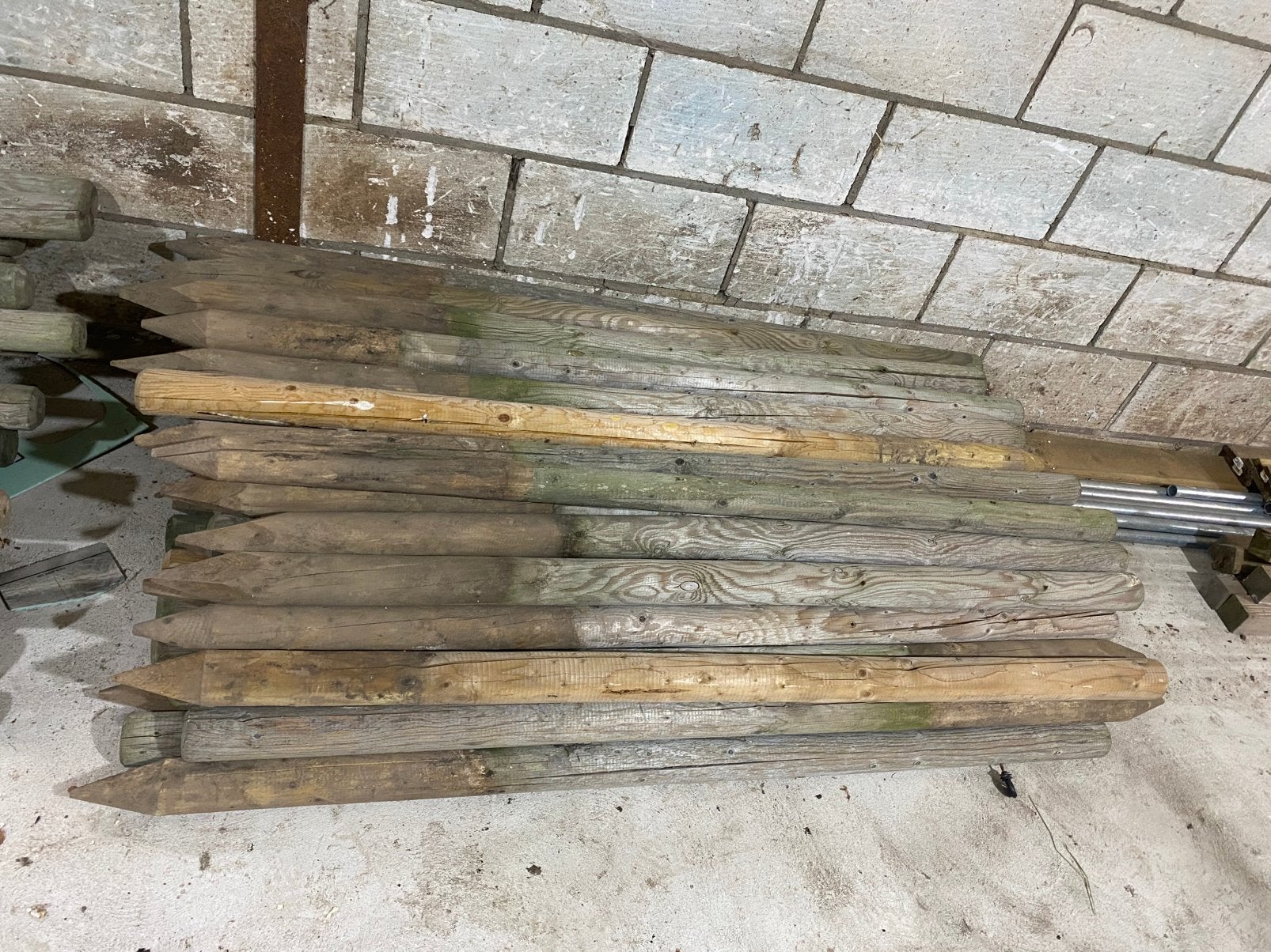 50 gebruikte weidepalen, Ophalen, Zo goed als nieuw, 180 tot 250 cm, Palen