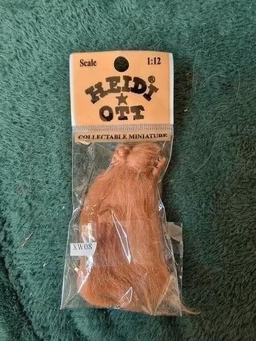 Heidi Ott pruikje voor popje 1:12 schaal, 14 cm, Ophalen of Verzenden, Nieuw, Accessoires