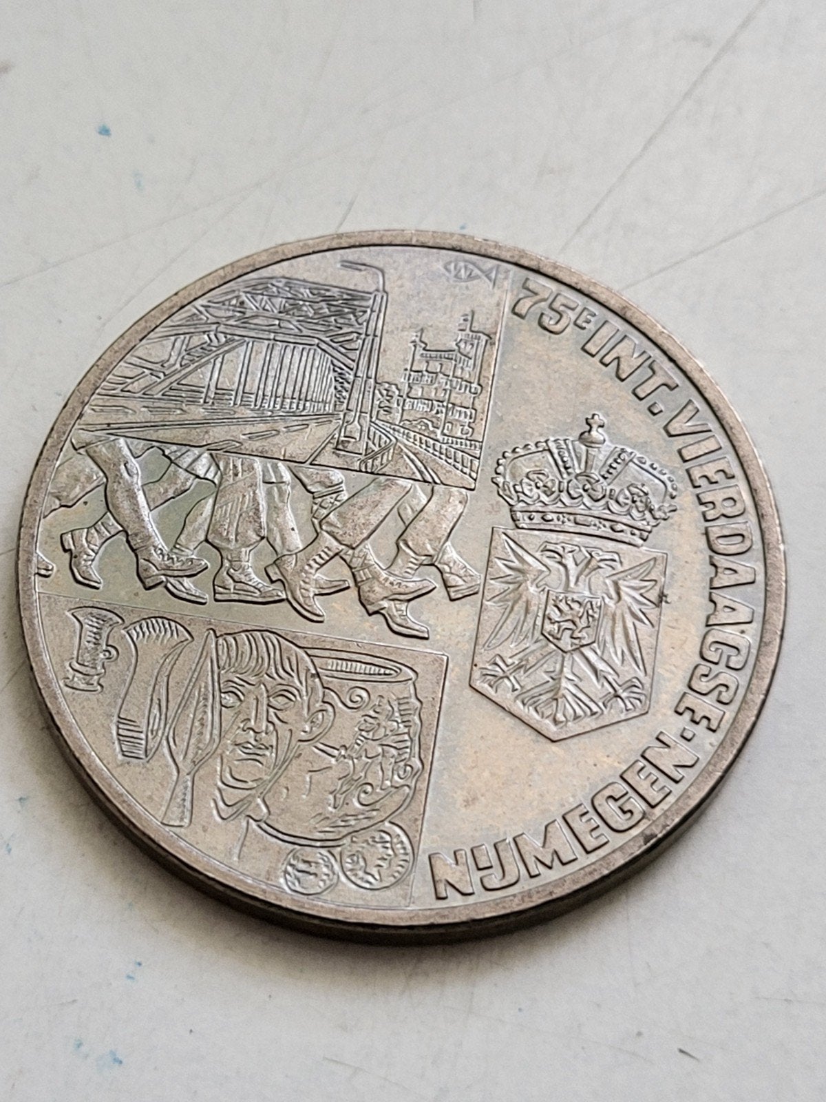 Herdenkingsmunt 75e Vierdaagse Nijmegen 1991, Postzegels en Munten, Ophalen of Verzenden, Overige materialen