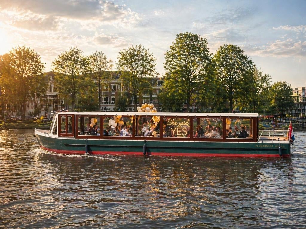 Amstel boot te huur Amsterdam, varen, borrel, diner!
