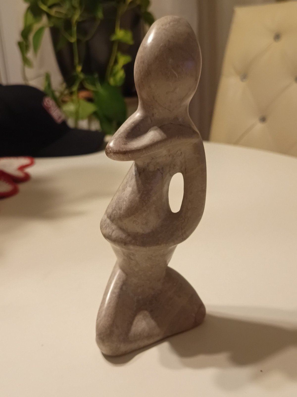 Abstract beeld van steen, zwangere vrouw, Antiek en Kunst, Ophalen of Verzenden, 20 - 50 cm, Steen of Keramiek, Beeld