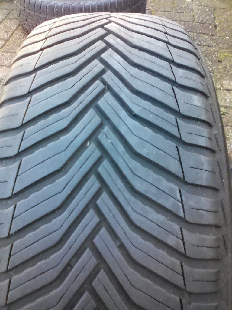 2 all seisonbanden micheli 17 inch  en 2 15 inch zomerbanden, Ophalen, Gebruikt, 17 inch, 205 mm