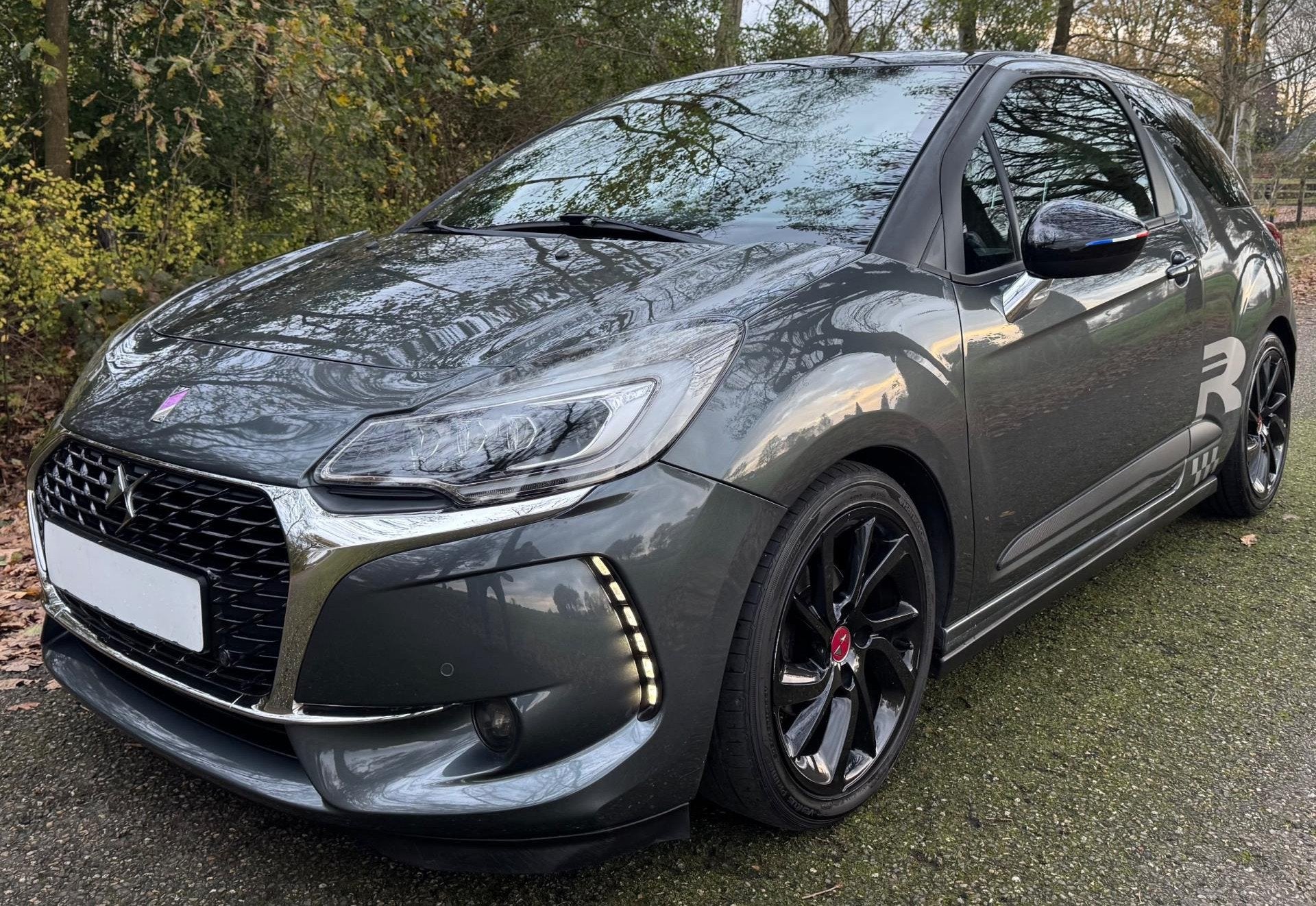 DS 3 1.2 DS Performance RACING 2017 110PK CAMERA NAVI APPLE, Auto's, Voorwielaandrijving, Dealer onderhouden, Stof, Gebruikt