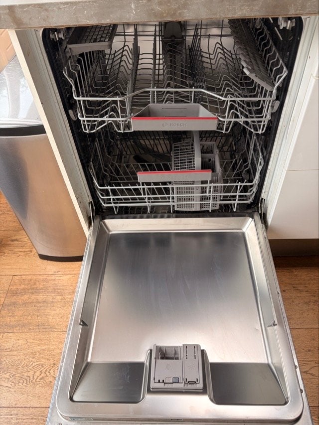 Foto 12 van Moderne keuken met eiland en moderne apparatuur