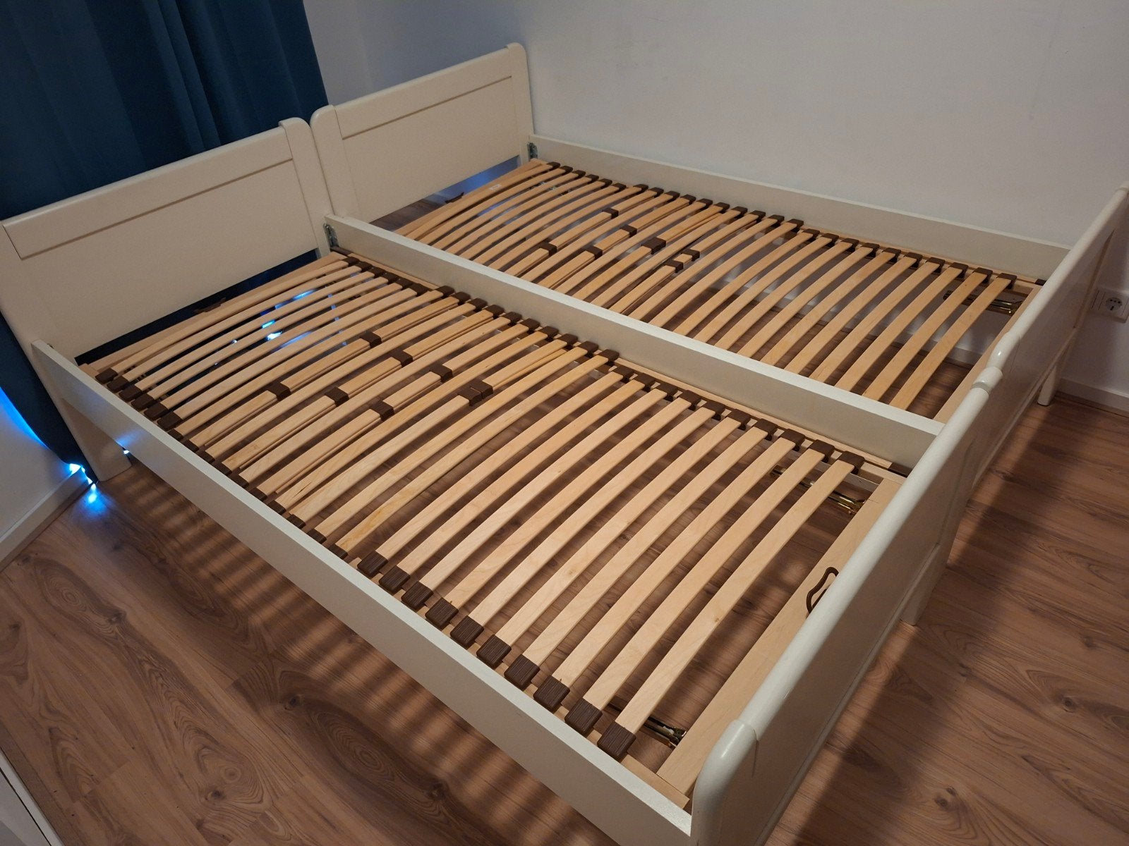 ledikanten, Huis en Inrichting, Slaapkamer | Bedden, Ophalen, 90 cm, Eenpersoons, Wit