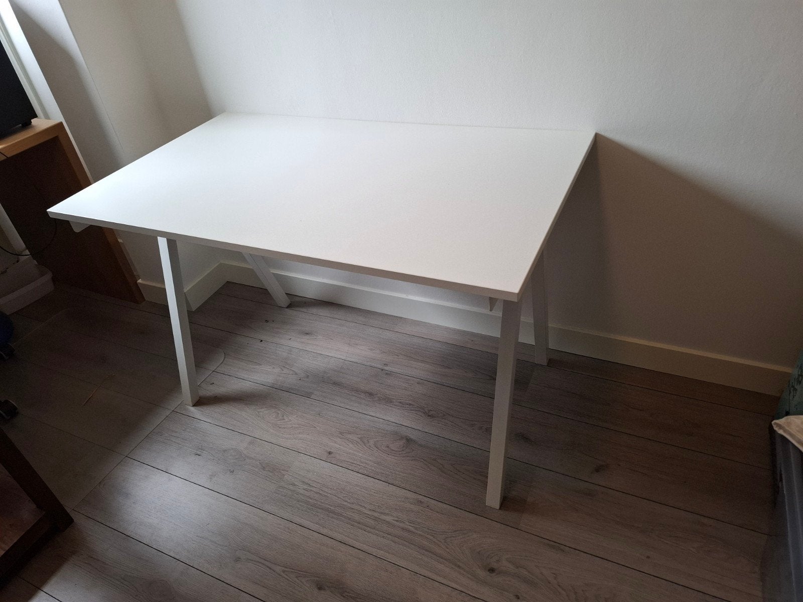 Witte IKEA tafel, ideaal voor werk of studie, Gebruikt, 50 tot 100 cm, Tot twee personen, Modern, minimalistisch