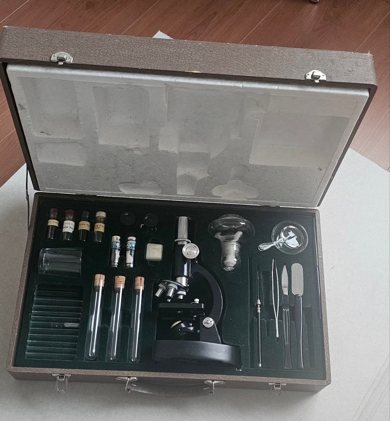 Vintage Biologische Microscoop Set in Koffer, Ophalen, Minder dan 400x