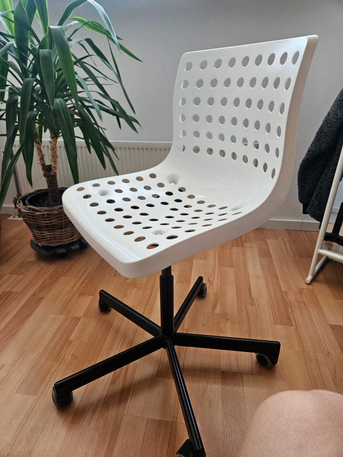 IKEA bureaustoel - licht beschadigd, werkt prima, Ophalen