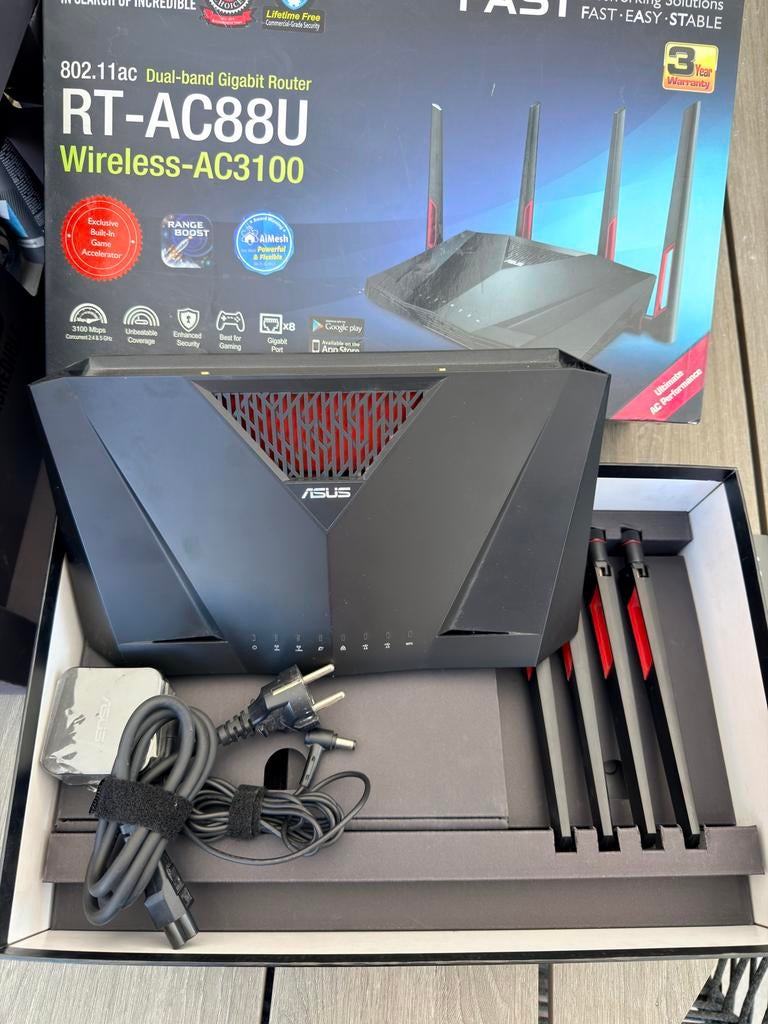2x ASUS RT-AC88U Wireless-AC3100 Dual-band Gigabit Router, Computers en Software, Routers en Modems, Ophalen of Verzenden, Gebruikt