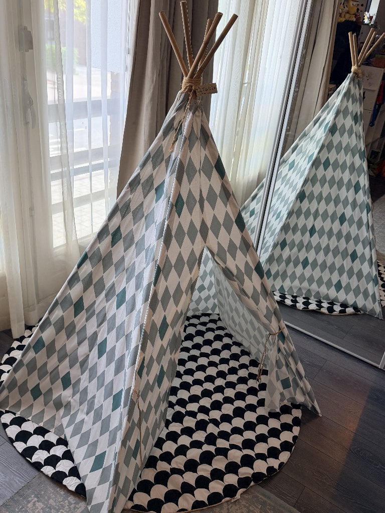 Tipi tent inclusief rond vloerkleed, Ophalen, Zo goed als nieuw