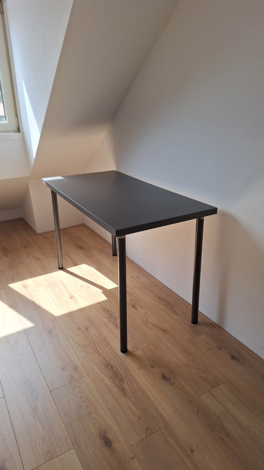 Bureau Lagkapten Ikea blad en Adils poten, Huis en Inrichting, Ophalen of Verzenden, Zo goed als nieuw
